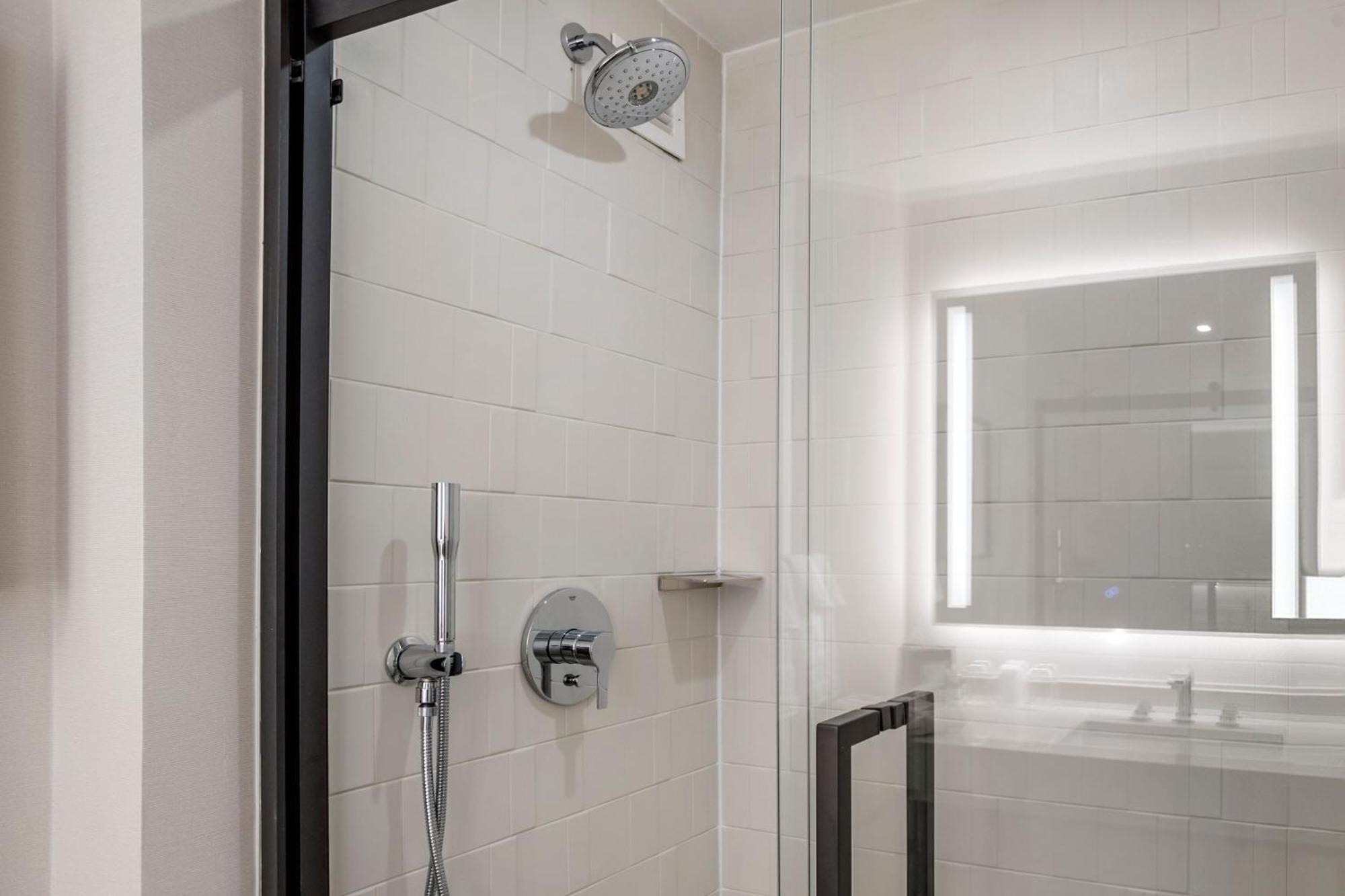 Sheraton Suites Wilmington Downtown Bagian luar foto