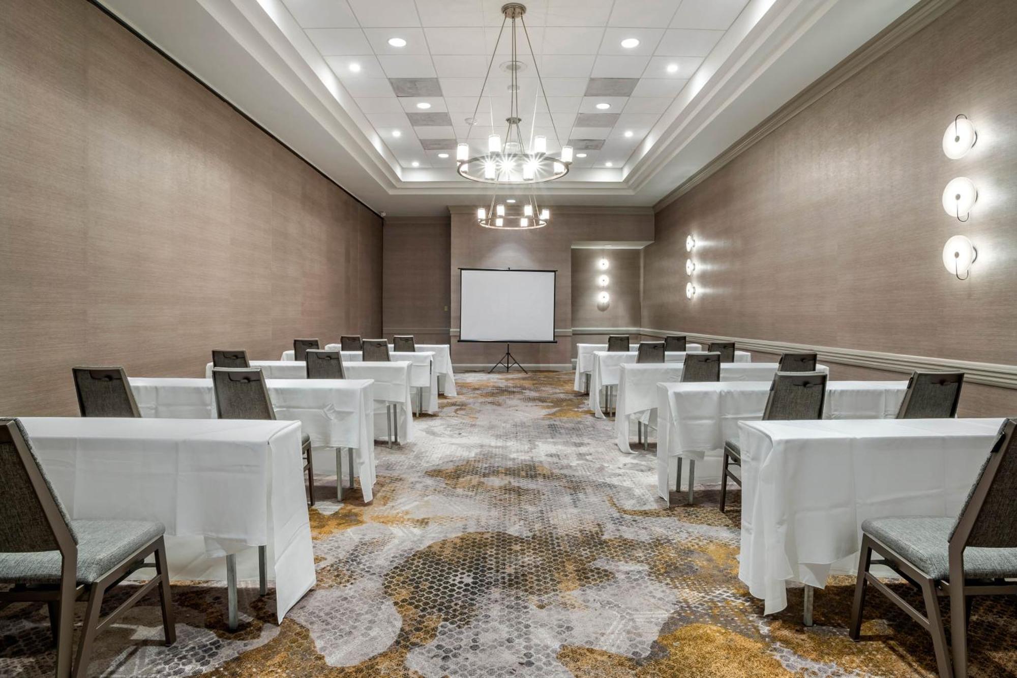 Sheraton Suites Wilmington Downtown Bagian luar foto