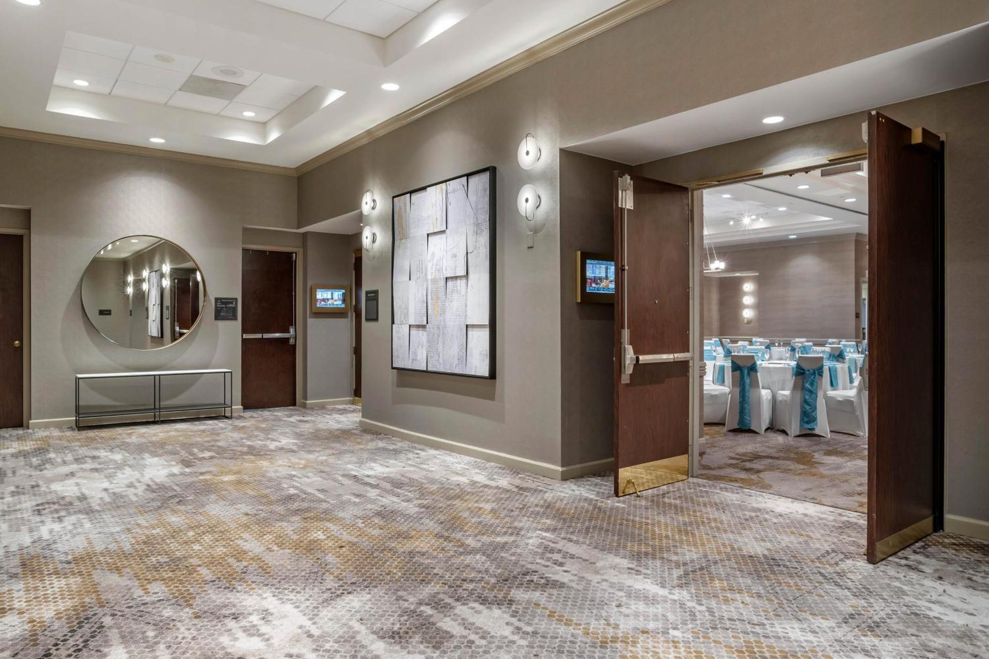 Sheraton Suites Wilmington Downtown Bagian luar foto